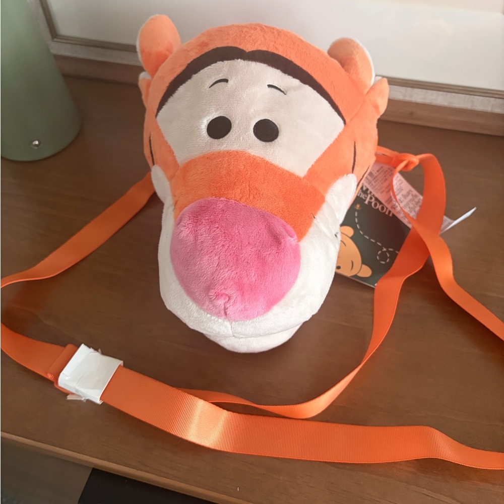 Disney Parks Winnie the Pooh - Tigger Face Crossbody Bag Zipper Purse - NWT - Picture 3 of 6